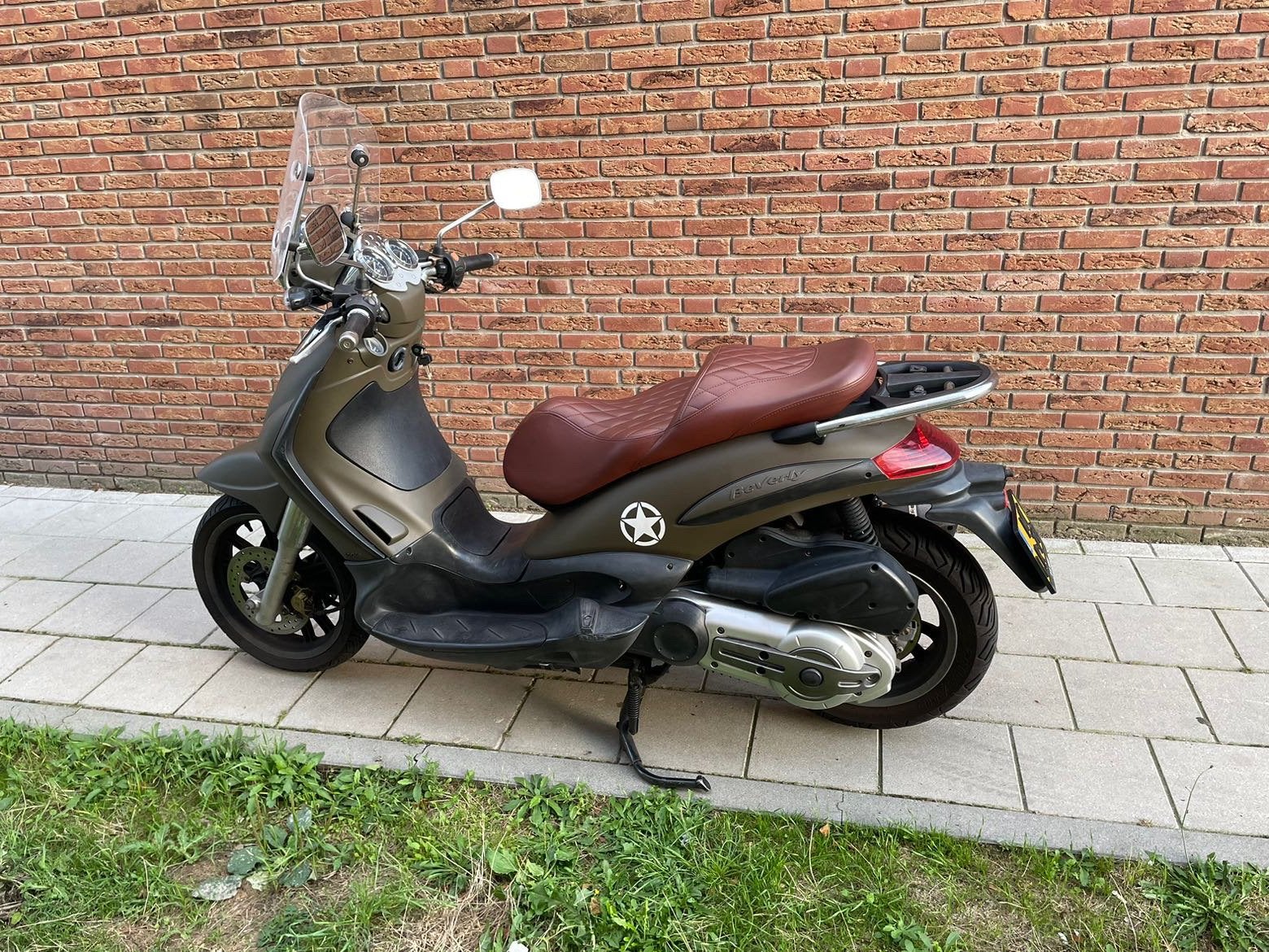 Beverly 500 AKRAPOVIC!, Overige modellen, Ophalen of Verzenden, Zo goed als nieuw, Benzine