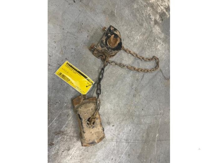 Ophangmechaniek reservewiel van een Toyota Hilux, Gebruikt, -, -, Ophalen of Verzenden