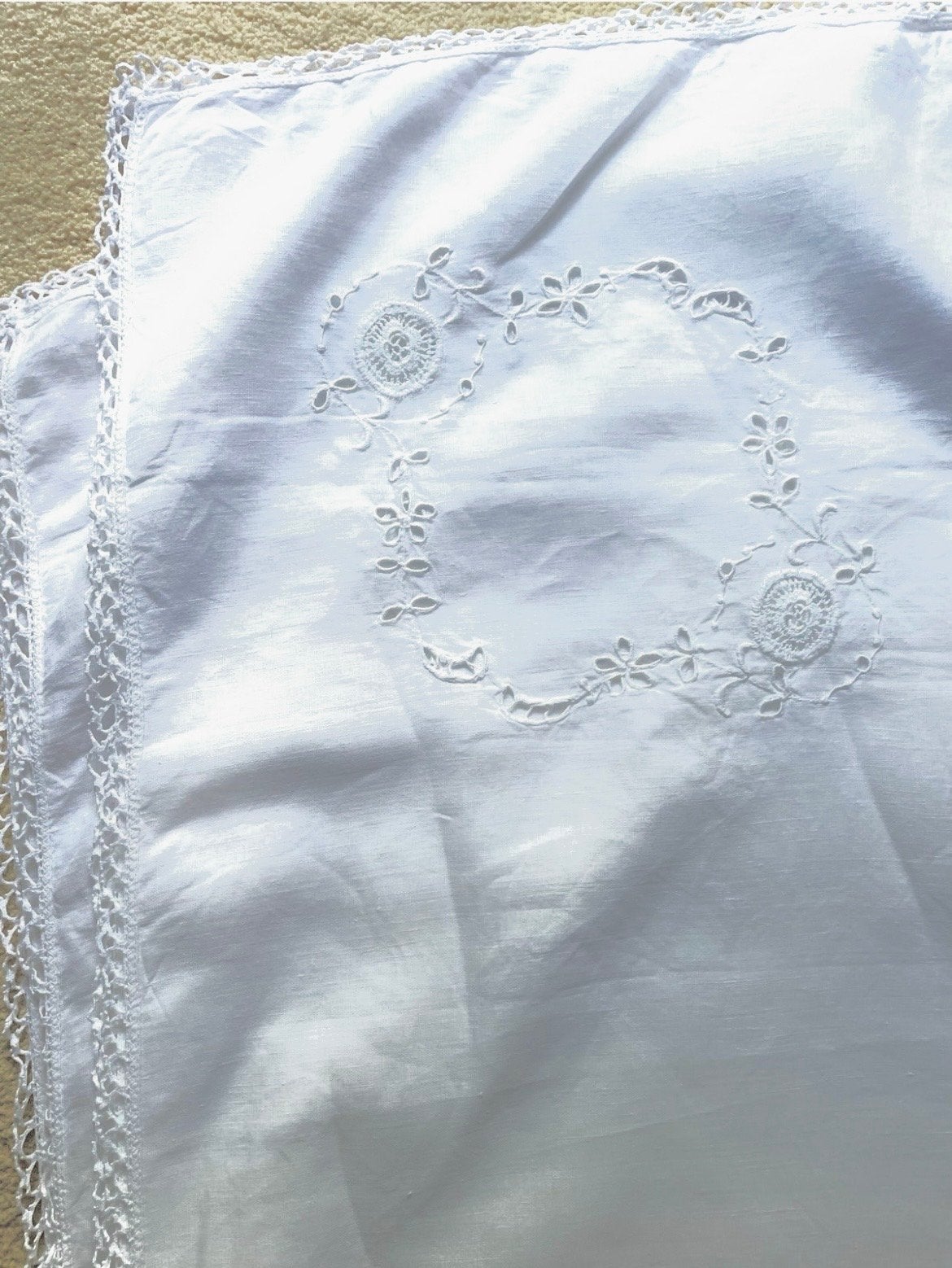 Antieke witte linnen tafelkleed met borduursel en kant, Antiek en Kunst, Ophalen of Verzenden