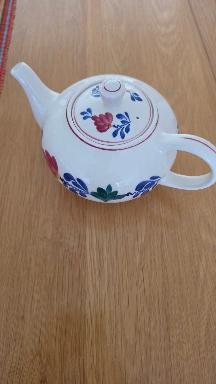 Theepot met bloemmotief - Boerenbont, Gebruikt, Ophalen of Verzenden, Aardewerk, Landelijk/Boerenbont