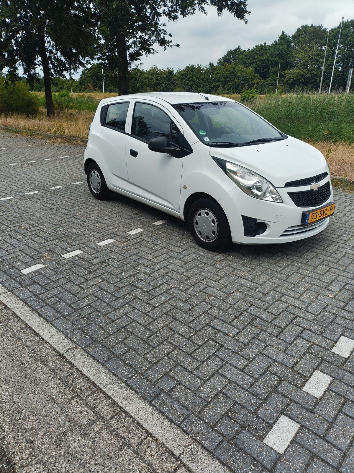 Chevrolet Spark 1.0 Bifuel/lpg/airco/apk, 15 km/l, 37 €/maand, 4 cilinders, Wit