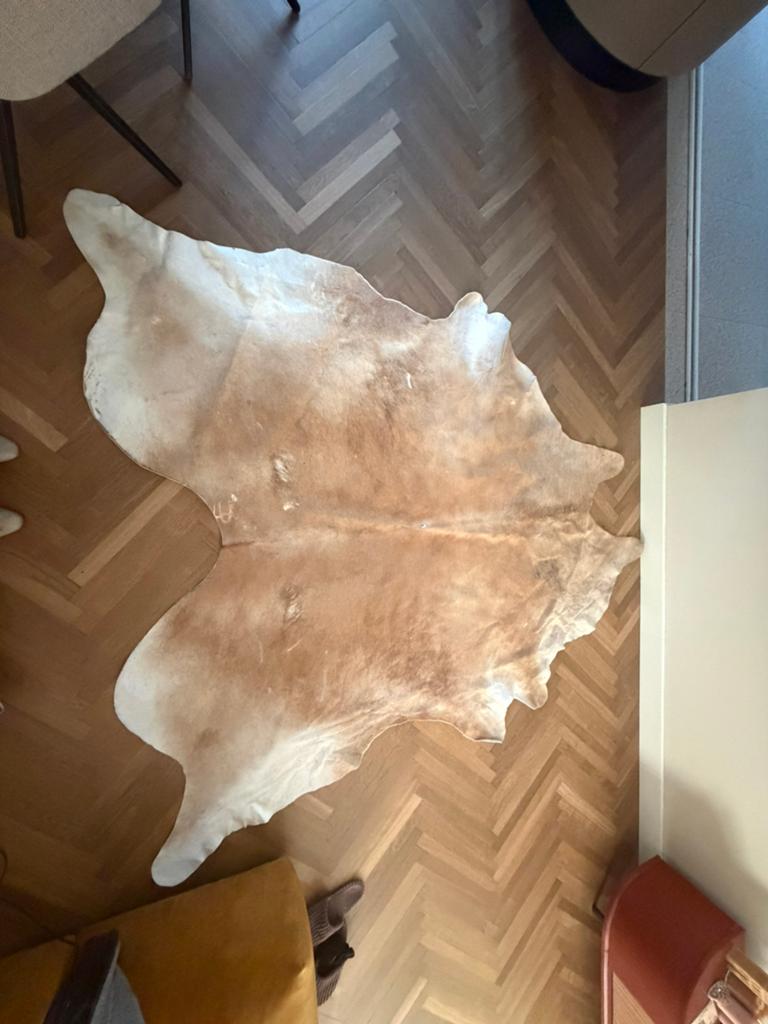 Koeienhuid vloerkleed, Huis en Inrichting, Stoffering | Tapijten en Kleden, Ophalen, 200 cm of meer, 50 tot 100 cm, Zo goed als nieuw
