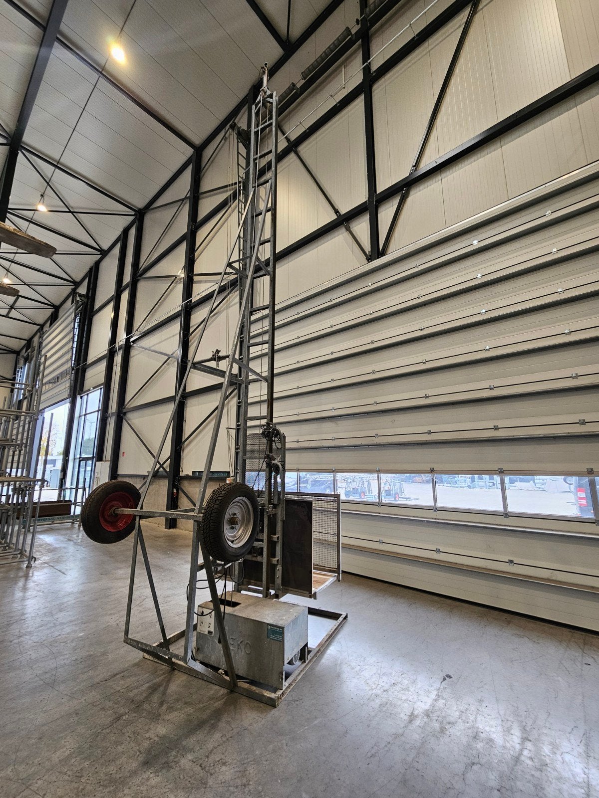 bouwlift 220v masthoogte 7,50 mtr met nieuwe motor gekeurd, Ophalen, Gebruikt, ., Bouwlift