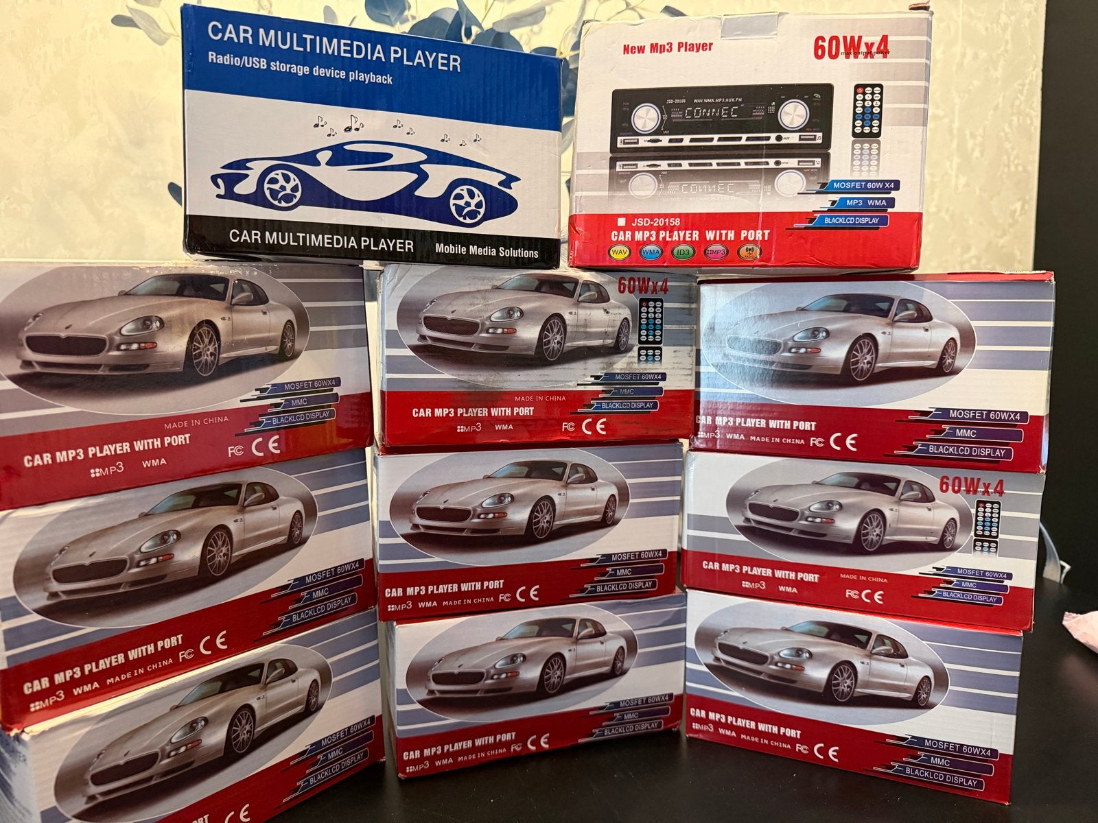 Diverse autoradio's met Bluetooth, afstandsbediening en kabe, Auto diversen, Ophalen of Verzenden, Nieuw