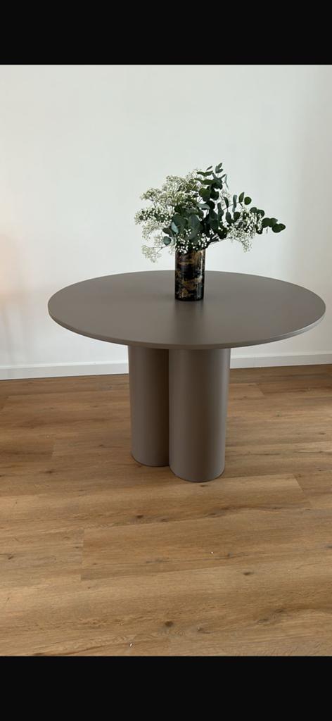 Ronde design eettafel, Japandi stijl, taupe/mushroom, Ophalen, 100 tot 150 cm, Rond, Zo goed als nieuw