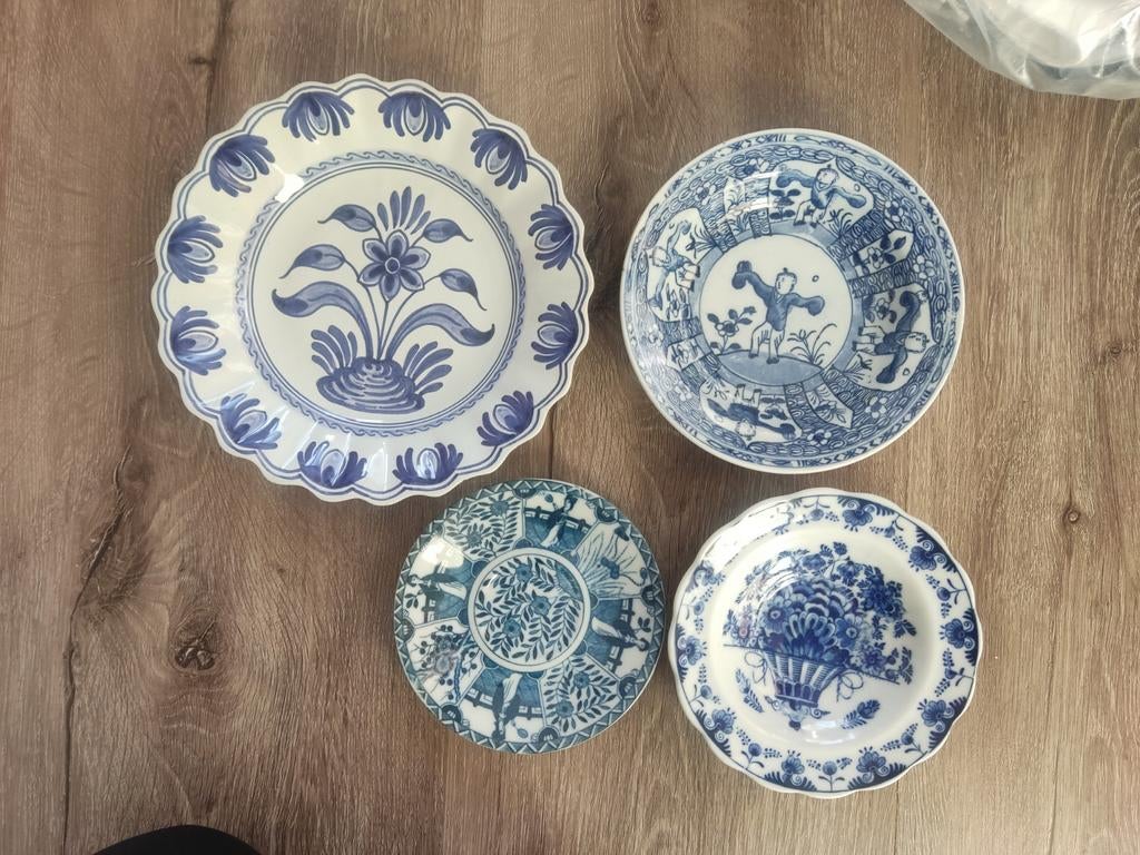 Set van 4 Delfts Blauw stijl borden en schalen, Ophalen of Verzenden