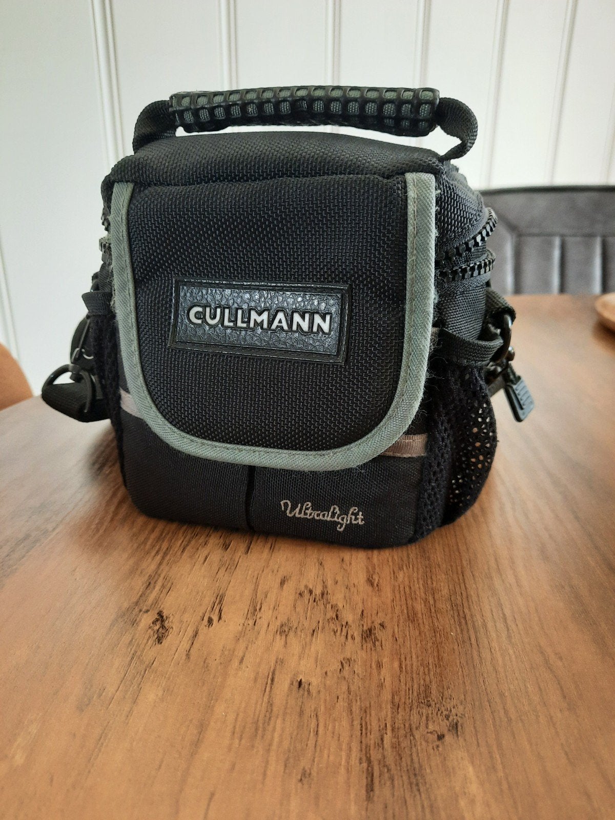 Cullmann Ultralight cameratas - Compact en beschermend, Ophalen, Gebruikt, Zwart, Zijvakken