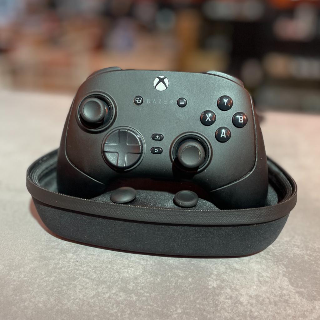 Razer Wolverine Pro V3 Controller Xbox Series X RZ06-05, Razer, Zo goed als nieuw, Support@razer.com, Razer Inc.,
9 Pasteur,
Irvine, CA 92618,
United States