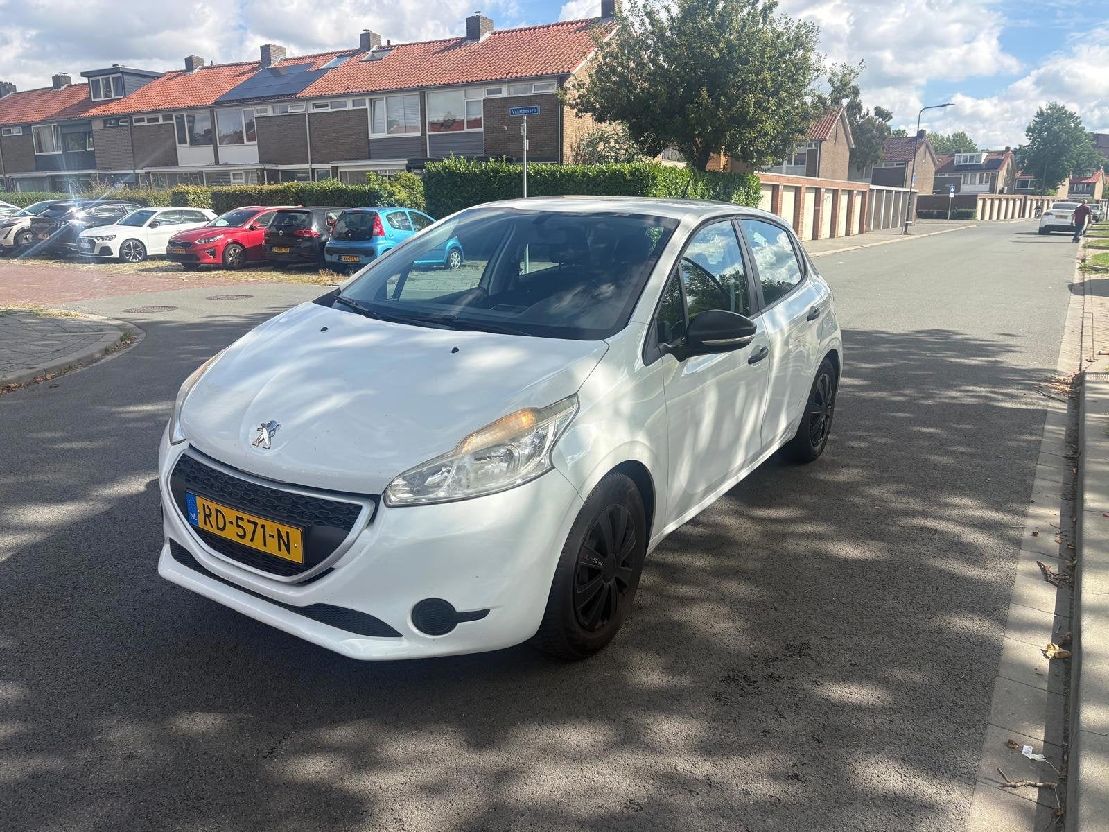 Peugeot 208 1.0 VTi APK TOT 08-2027, Voorwielaandrijving, Euro 5, 450 kg, Gebruikt