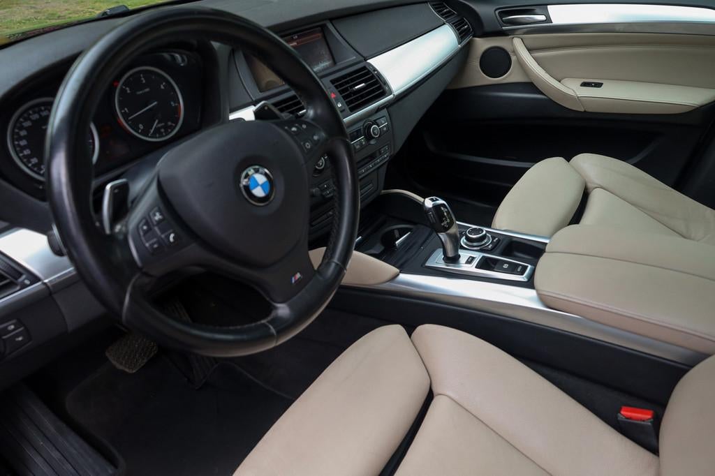 BMW X6 XDrive40d High Executive Aut. | 2e Eig. | Orig NL | I, Auto's, BMW, Euro 5, Beige, 2993 cc, Zwart