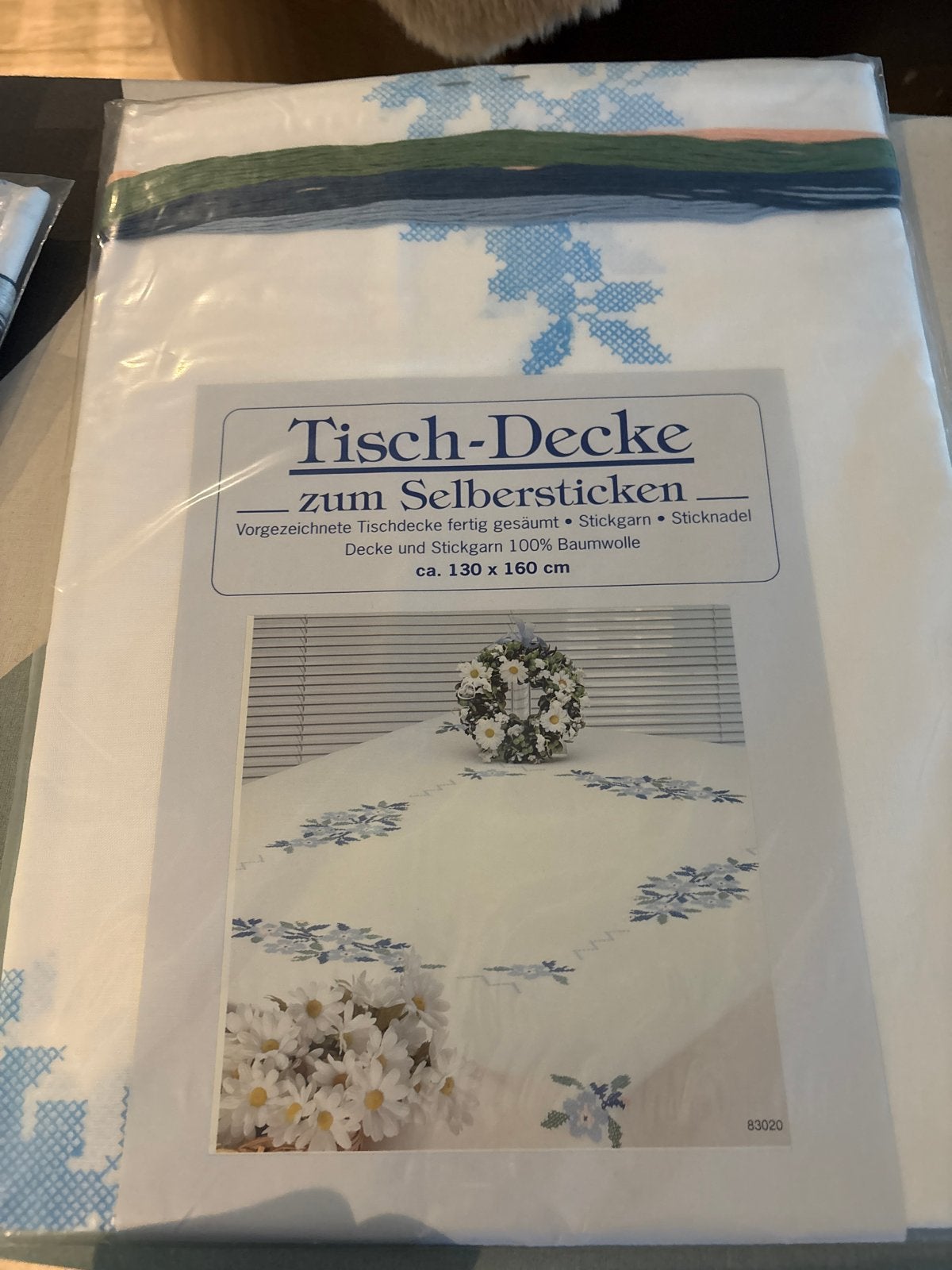 Nieuw Borduurpakket: Tafelkleed met Bloemen (130x160 cm), Hobby en Vrije tijd, Verzenden, Nieuw, Handborduren, Borduurpakket