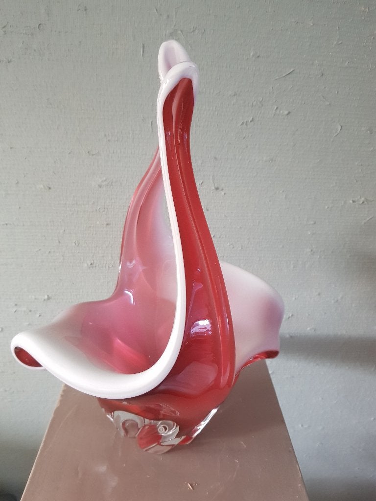 Gesigneerd glazen object, rood met wit,  Murano, Antiek en Kunst, Antiek | Glas en Kristal, Ophalen of Verzenden