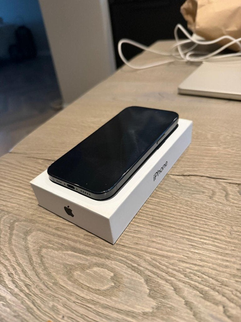 iPhone 15 Space Grey – Gebruikt, Telecommunicatie, Ophalen, IPhone 15, Zwart, 81 %