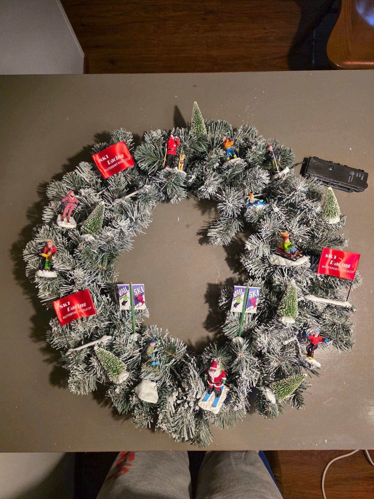 Handgemaakte winterkrans met ski thema voor binnen., Ophalen of Verzenden, Nieuw