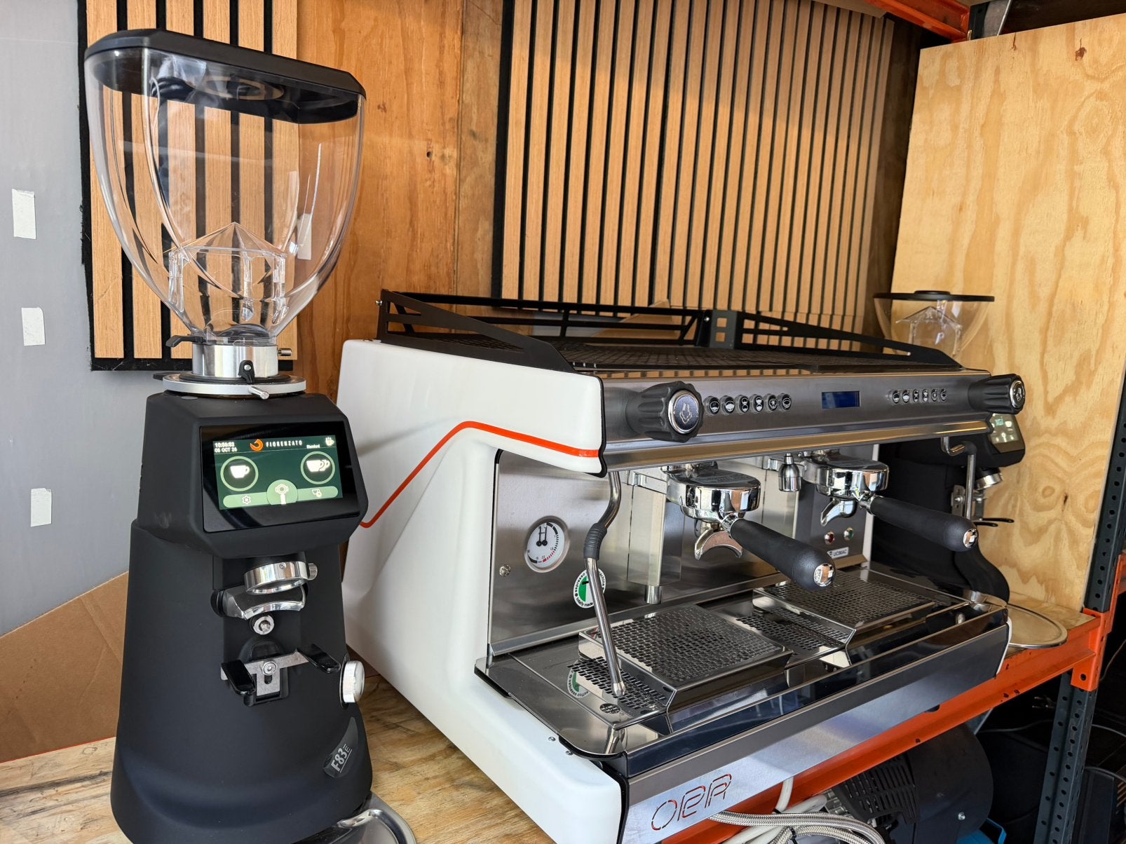 BFC OPERA 5 2GR espressomachine – showroommodel uit 2025, Witgoed en Apparatuur, Stoompijpje, Espresso apparaat, 2 tot 4 kopjes