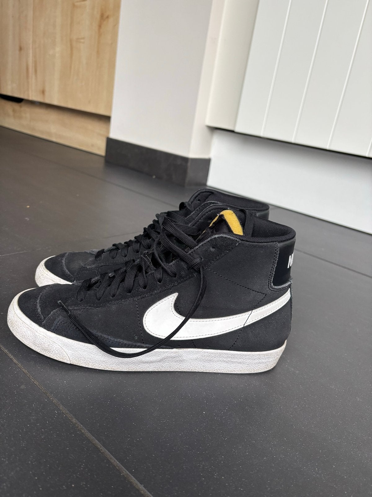 Nike Blazer Mid '77 Vintage - Zwart met wit maat 42, Ophalen of Verzenden, Gedragen, Zwart, Sneakers of Gympen