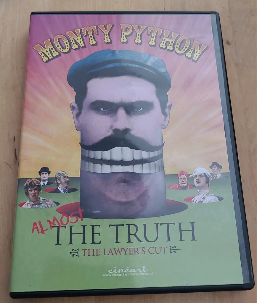 Monthy python almost the truth the lawyer's cut, Ophalen of Verzenden, Zo goed als nieuw, Stand-up of Theatershow
