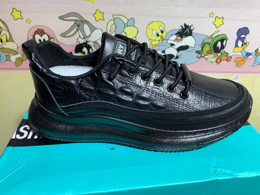 Nieuwe heren sneakers maat 42 zwart Krokodillen leer effect, Kleding | Heren, Schoenen, Zwart, Nieuw, Ophalen of Verzenden, Sneakers of Gympen