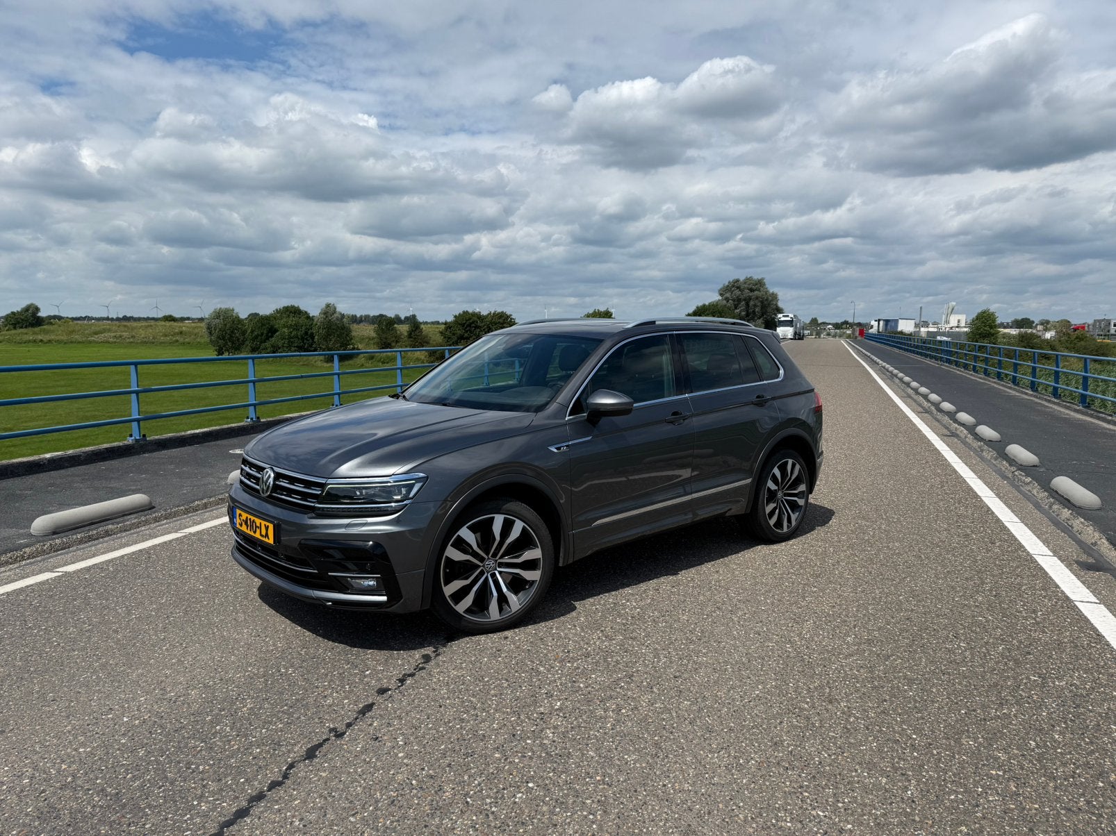 Volkswagen Tiguan 2.0 TSI 220pk 4Motion DSG 2018 Grijs, Auto's, 4 cilinders, 1984 cc, 2500 kg, Vierwielaandrijving