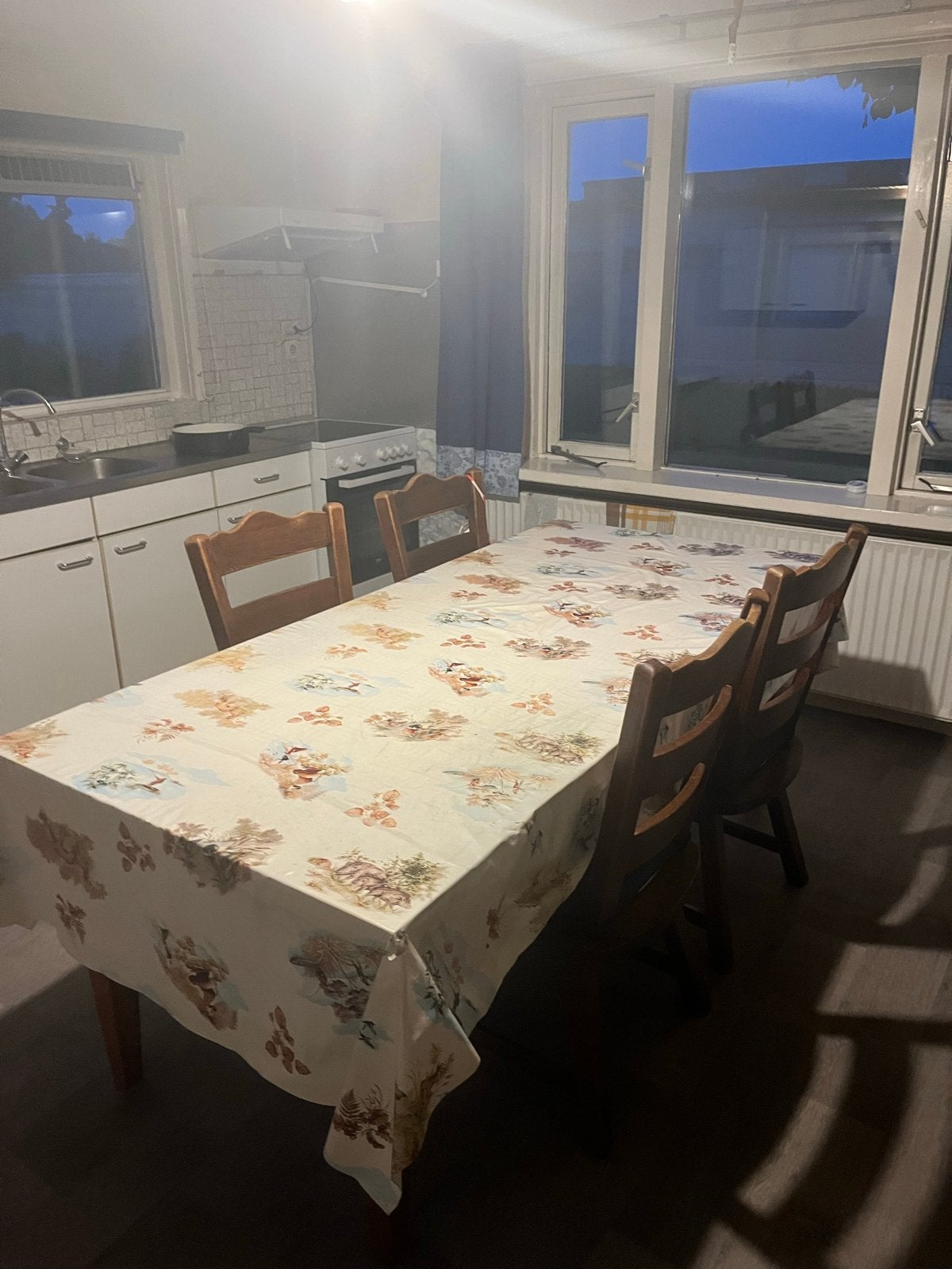 Eettafel met 4 stoelen, Ophalen