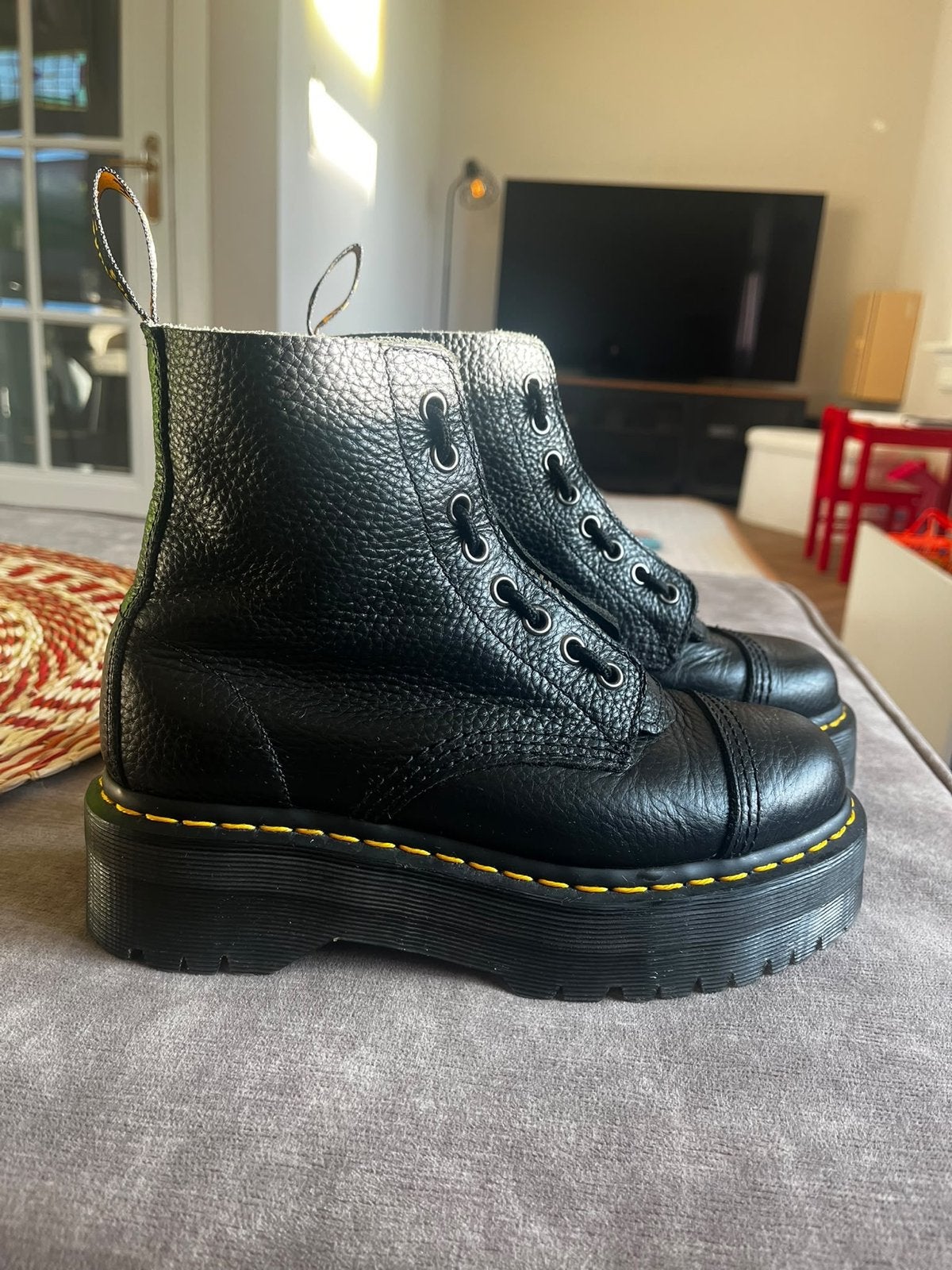 Dr. Martens Sinclair schoenen met Plateauzool - Zwart, Kleding | Dames, Ophalen of Verzenden, Zo goed als nieuw, Zwart, Lage of Enkellaarzen