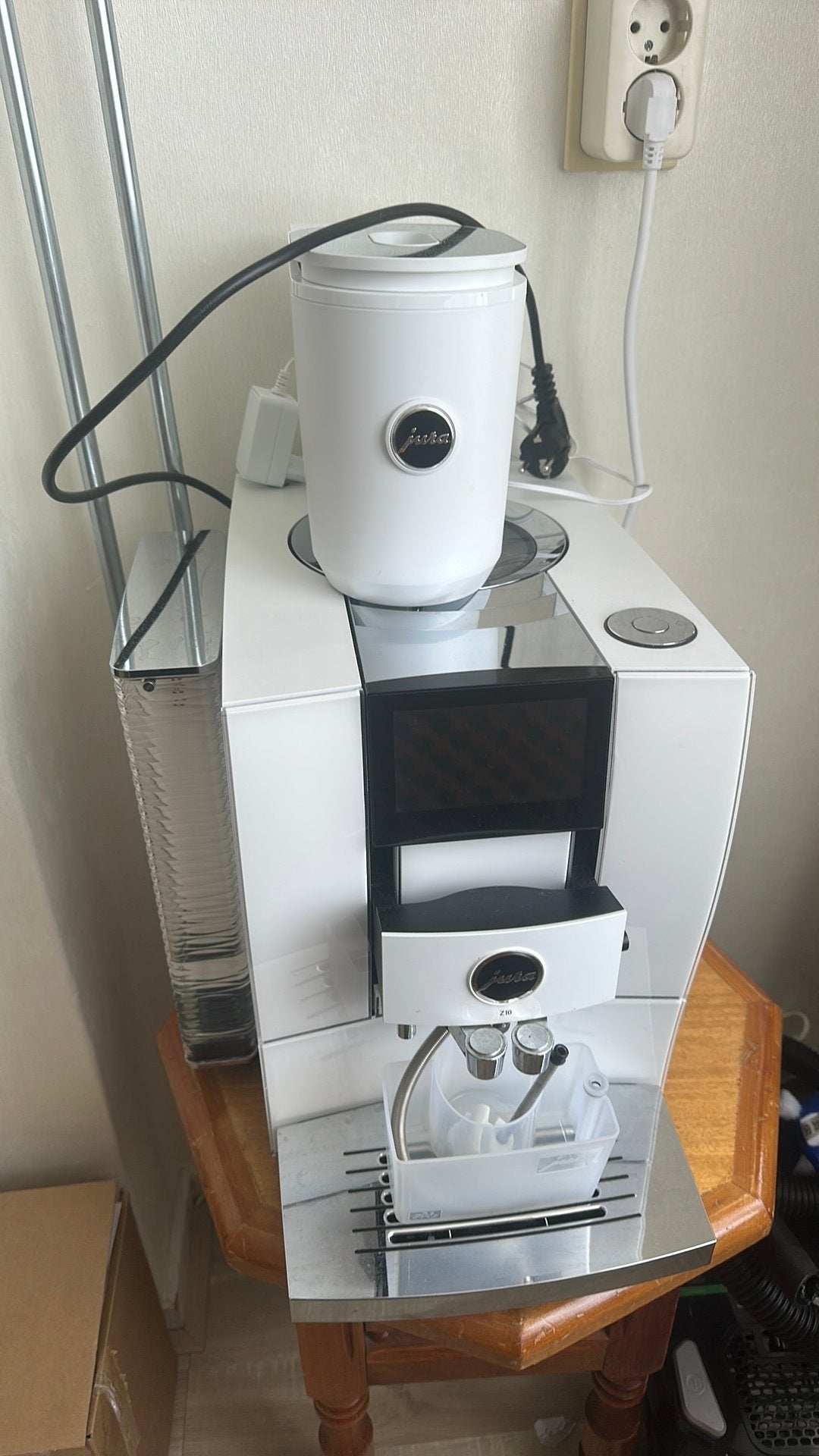 Jura z10 tekoop, Ophalen of Verzenden, Zo goed als nieuw, Koffiemachine