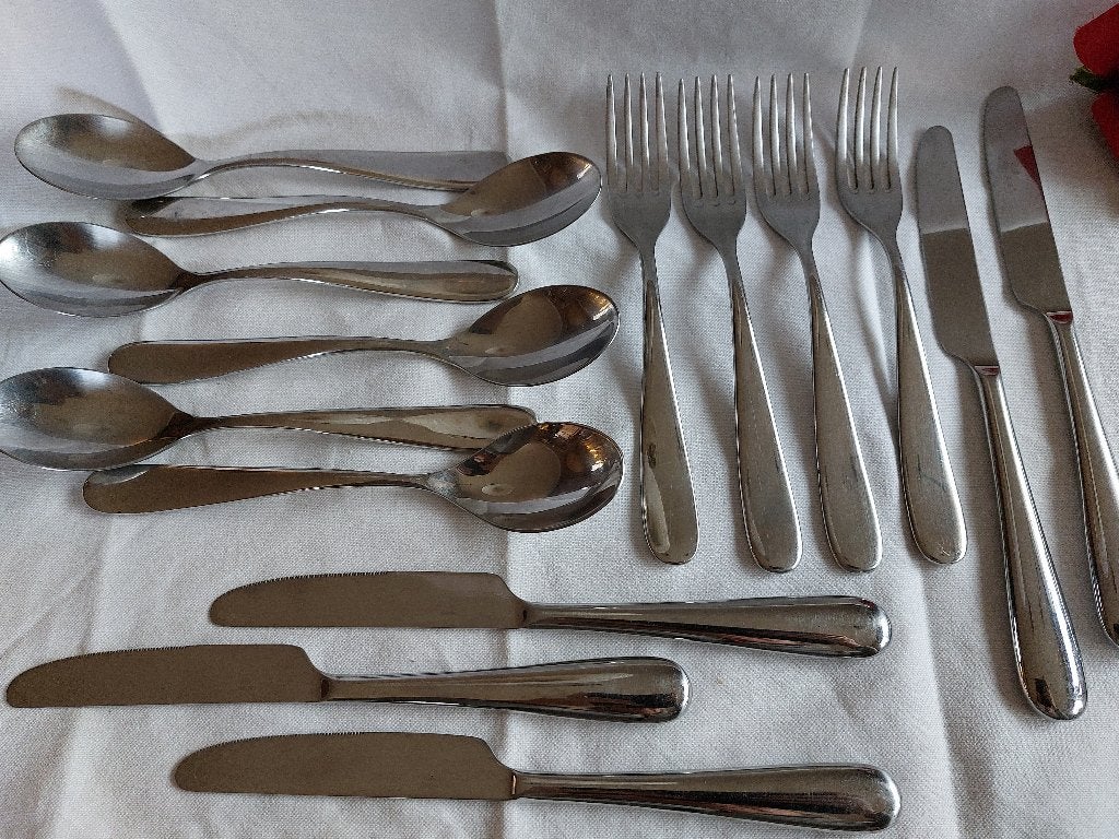 Alessi Nuovo Milano dinervorken dinermessen dinerlepels +/++, Huis en Inrichting, Keuken | Bestek, Verzenden, Alessi, Zo goed als nieuw