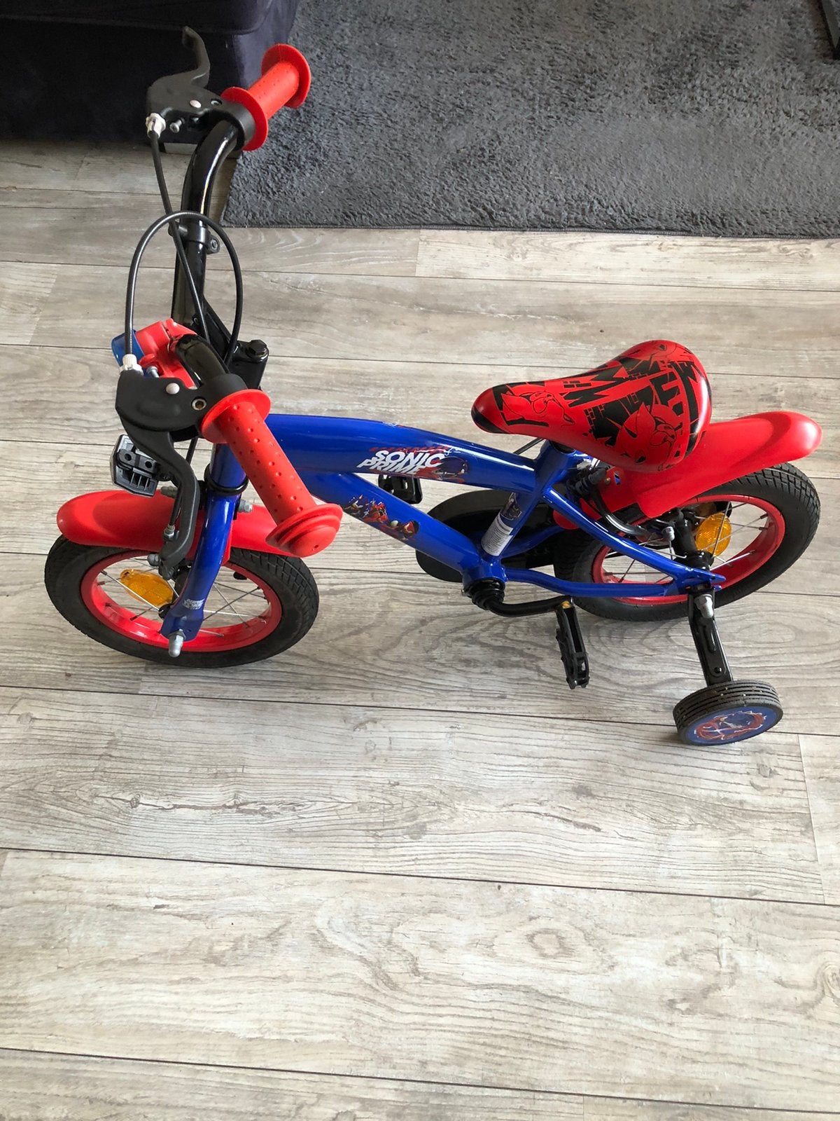 Sonic fiets 12 inch, Fietsen en Brommers, Steps, Ophalen of Verzenden, Zo goed als nieuw, Gewone step