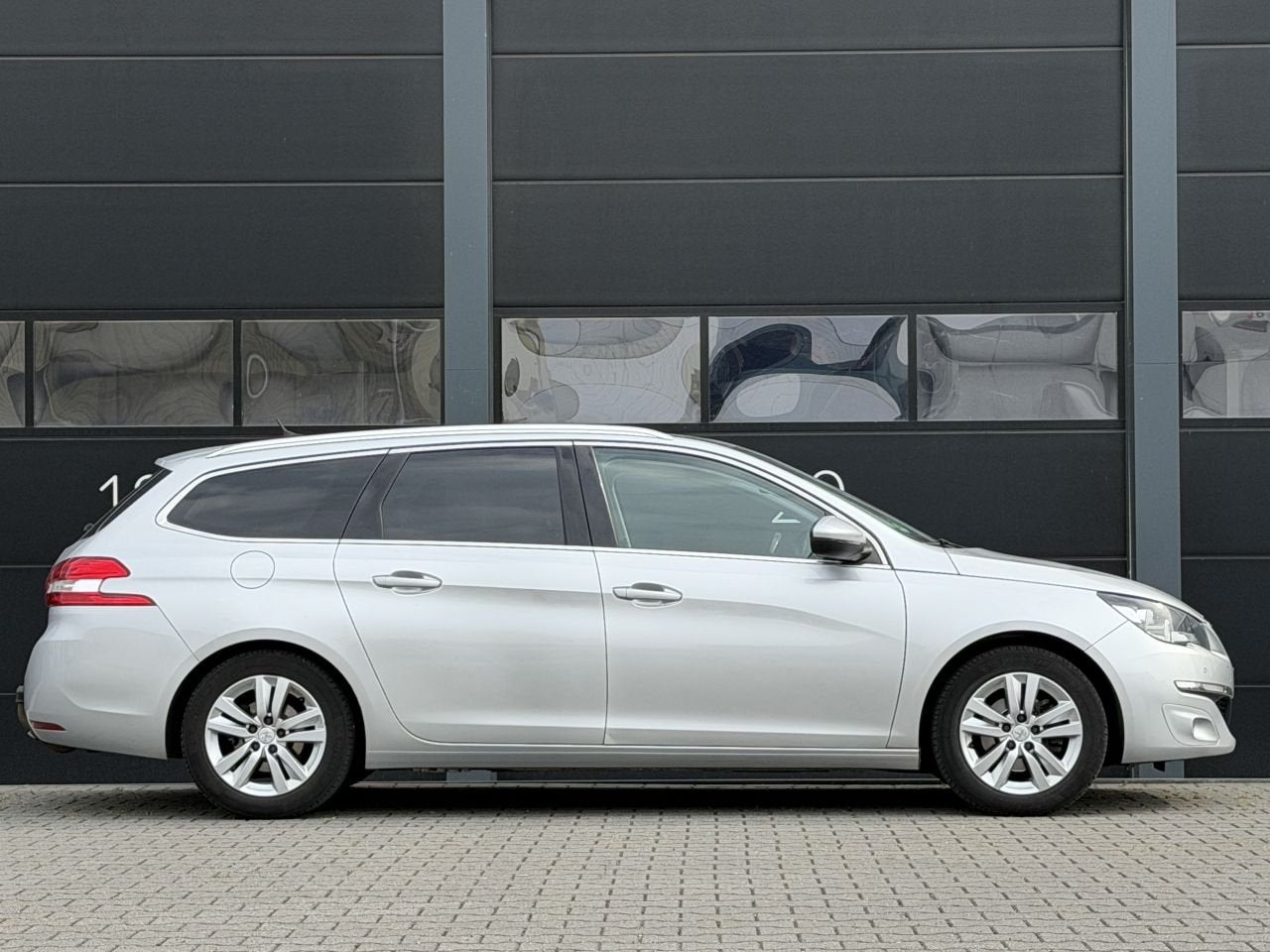 Peugeot 308 1.6 BlueHDI Pano Camera PDC EURO-6 (bj 2014), Euro 6, 140 €/maand, 1560 cc, Zilver of Grijs