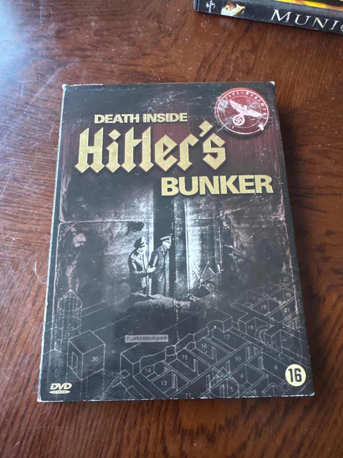 Death Inside Hitler's Bunker DVD - Historische documentaire, Vanaf 16 jaar, Ophalen of Verzenden, Gebruikt, Oorlog of Misdaad