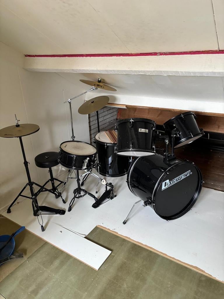 Zwart drumstel met bekkens en krukje, Ophalen, Gebruikt, Overige merken