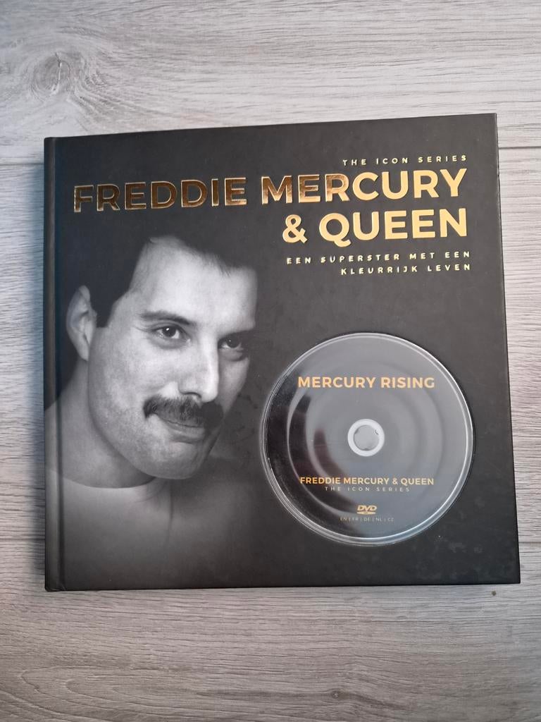 Freddie Mercury & Queen Boek, Ophalen of Verzenden, Zo goed als nieuw, Artiest