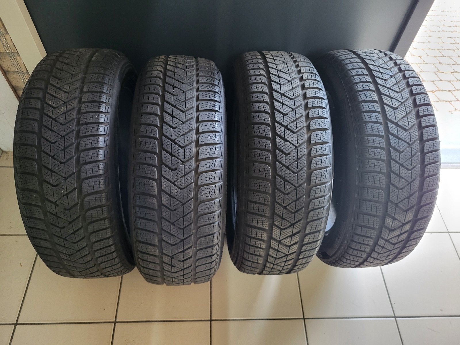 Te Koop Pirelli winterbanden., 18 inch, Band(en), Personenwagen, Gebruikt