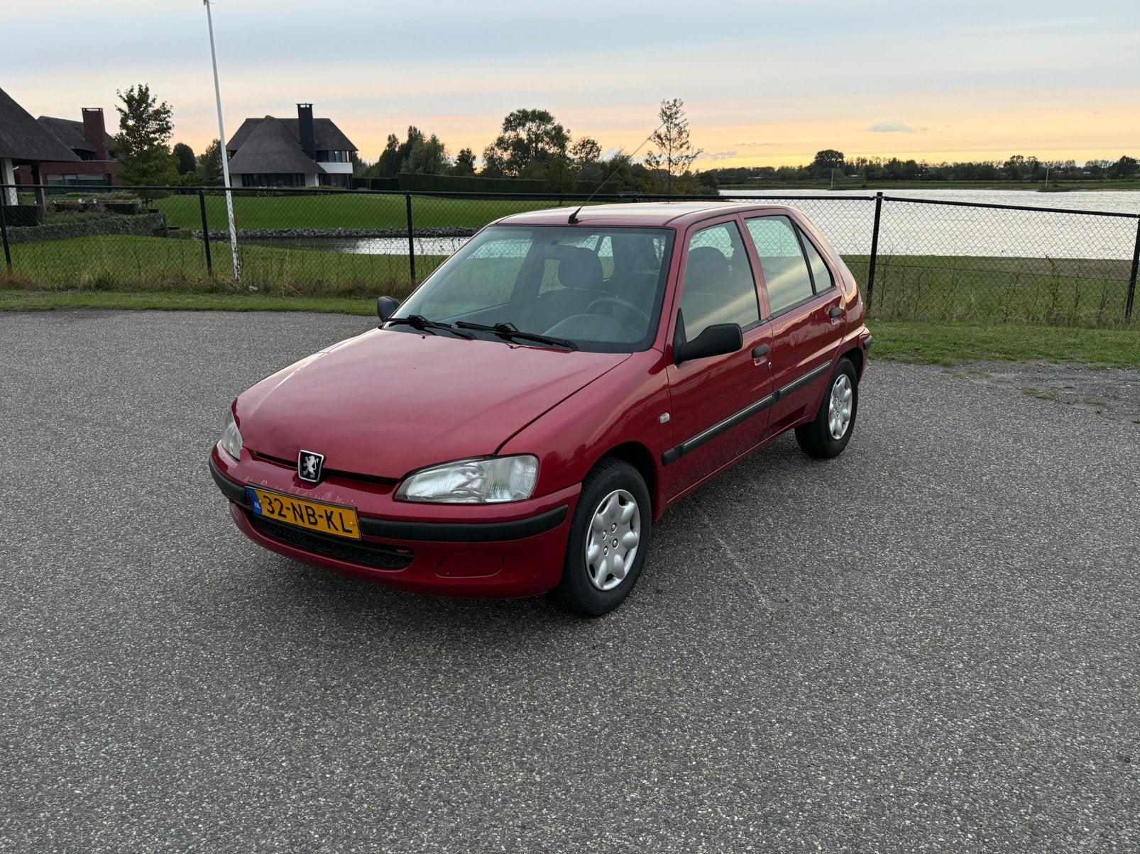 Peugeot 106 Nieuwe APK NAP Trekhaak, Voorwielaandrijving, 4 cilinders, 400 kg, Origineel Nederlands