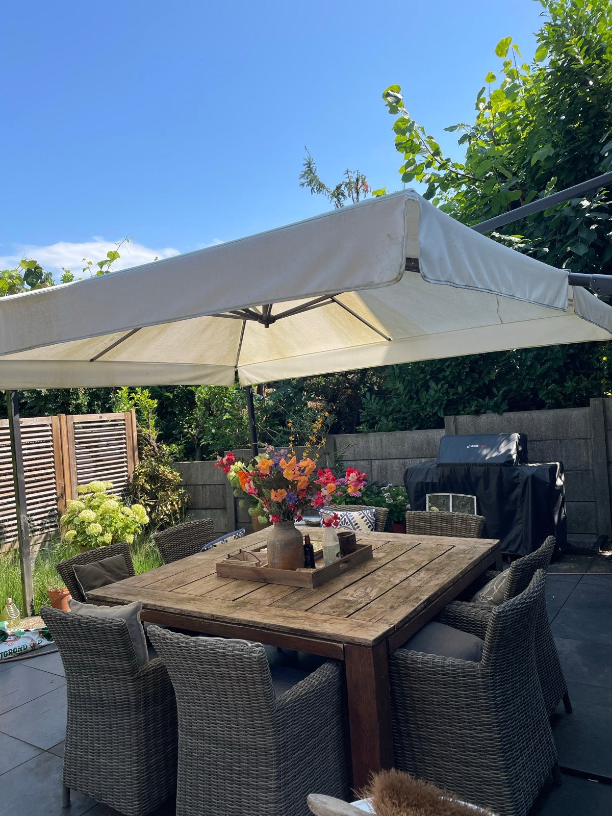 Teab : Grote zweefparasol ecru 3x3 meter  incl kruisvoet!, Ophalen, Gebruikt, 2 tot 3 meter, Zweefparasol