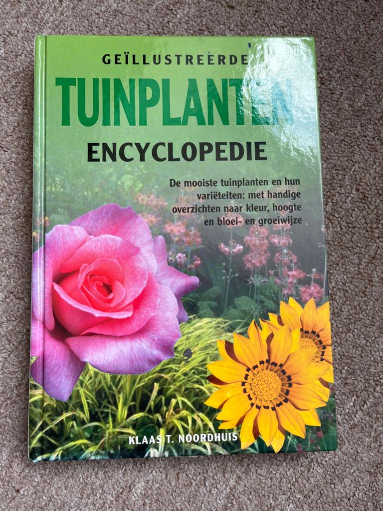 Geïllustreerde Tuinplant Encyclopedie - Klaas T. Noordhuis, Ophalen of Verzenden, Zo goed als nieuw, Bloemen en Planten, Los deel