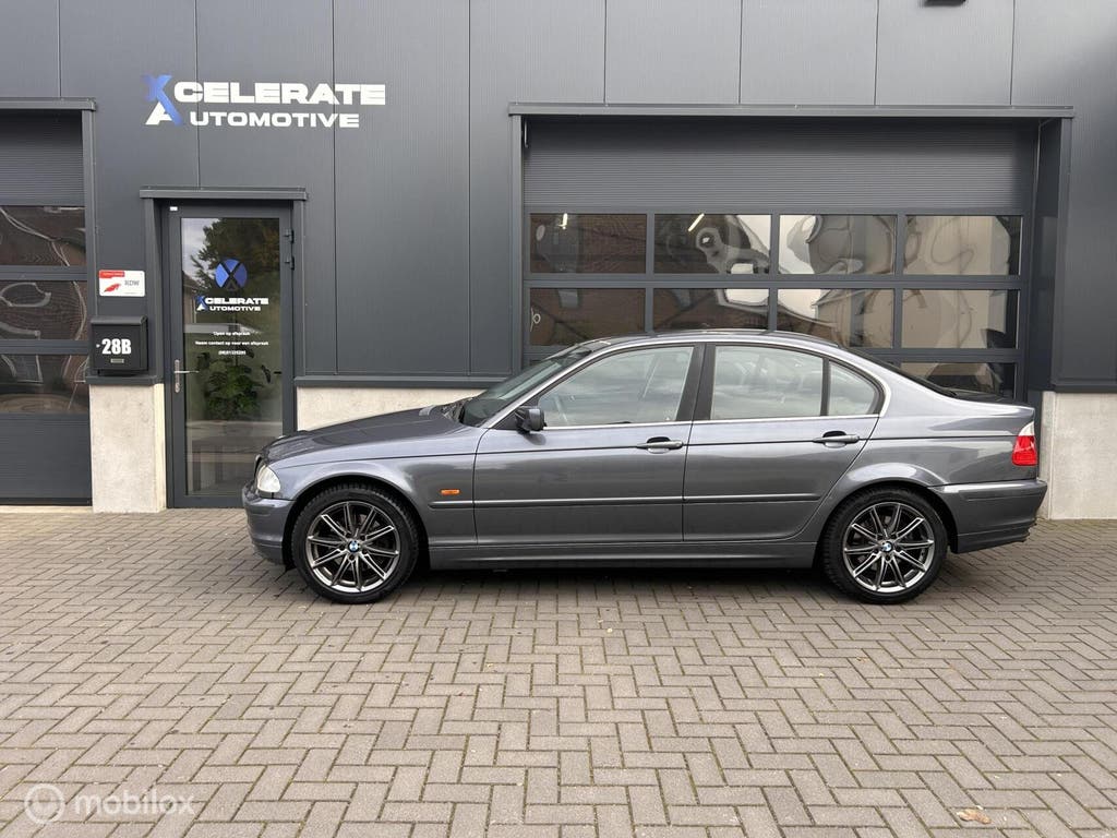 BMW 325i E46 sedan 6-cilinder Handbak Youngtimer NAP NL auto, foto 2