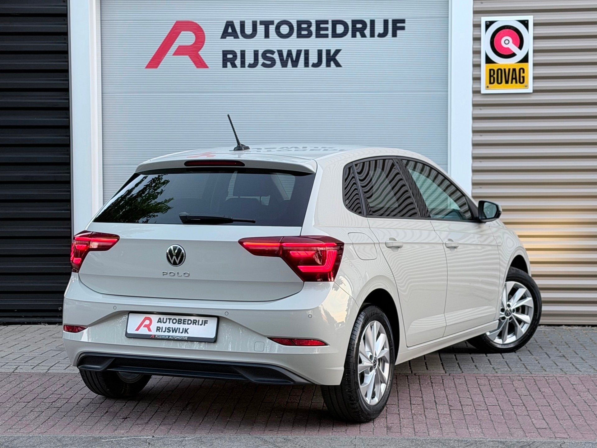 Foto 4 van Volkswagen Polo 1.0 TSI Style IQ.Light/Camera/AppleCar