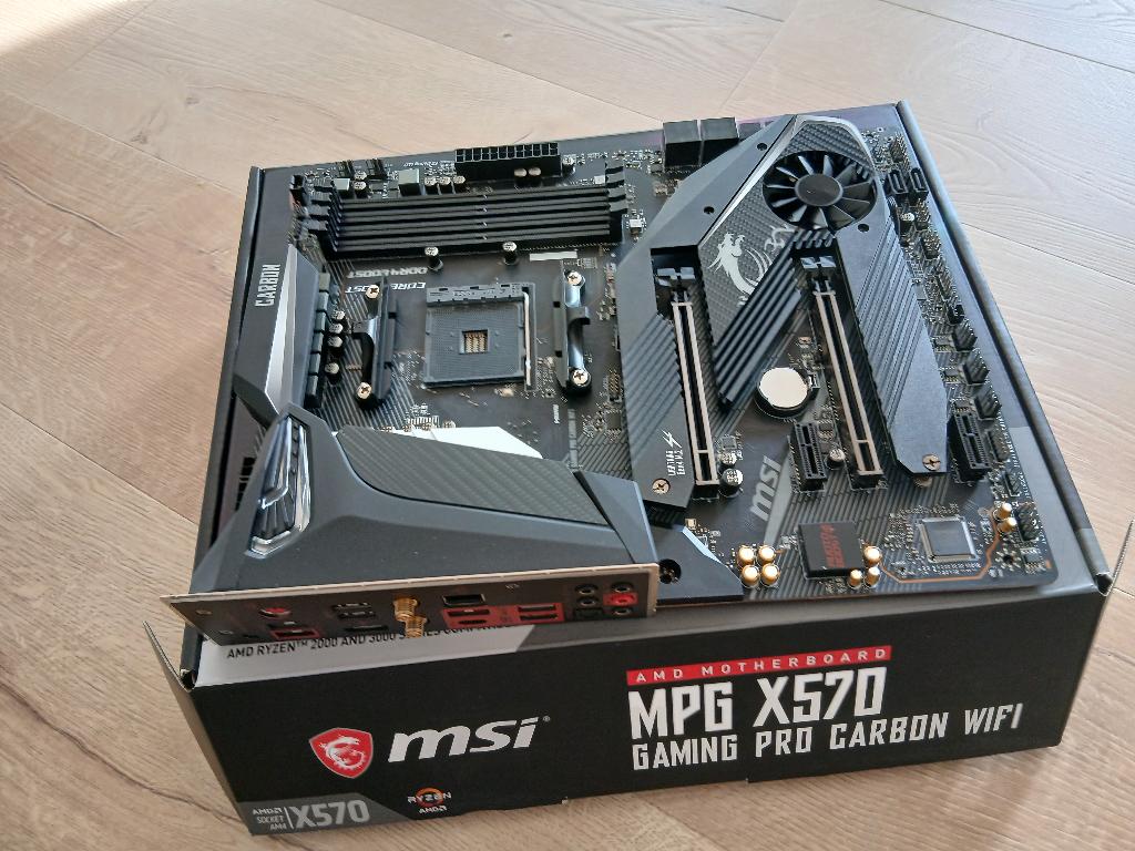 MSI MPG X570 Gaming Pro Carbon WiFi, Gebruikt, DDR4, Ophalen of Verzenden, Socket AM4