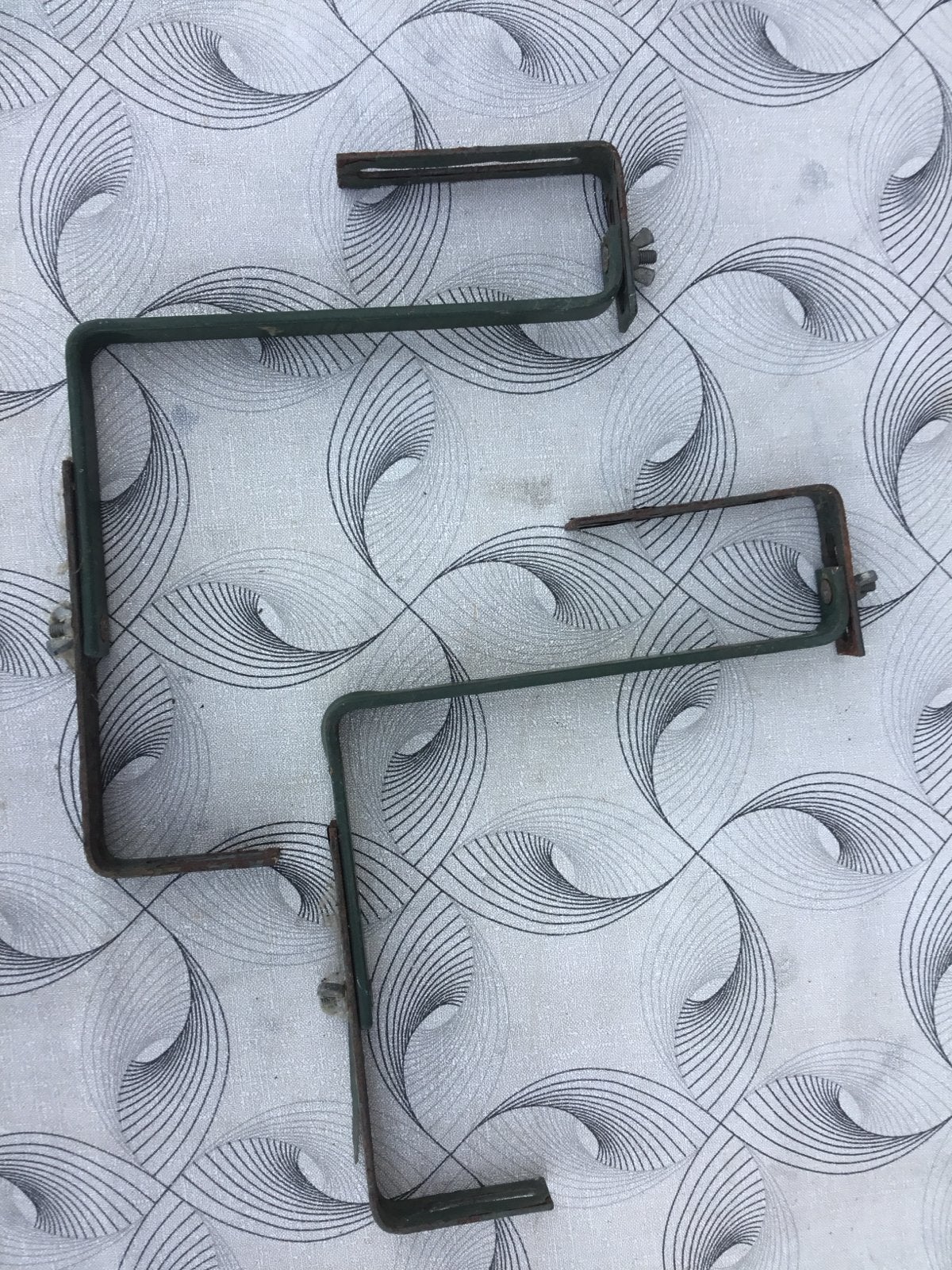 Metalen bloembakbeugels (2 stuks), Ophalen, Gebruikt, Minder dan 30 cm, Balkon