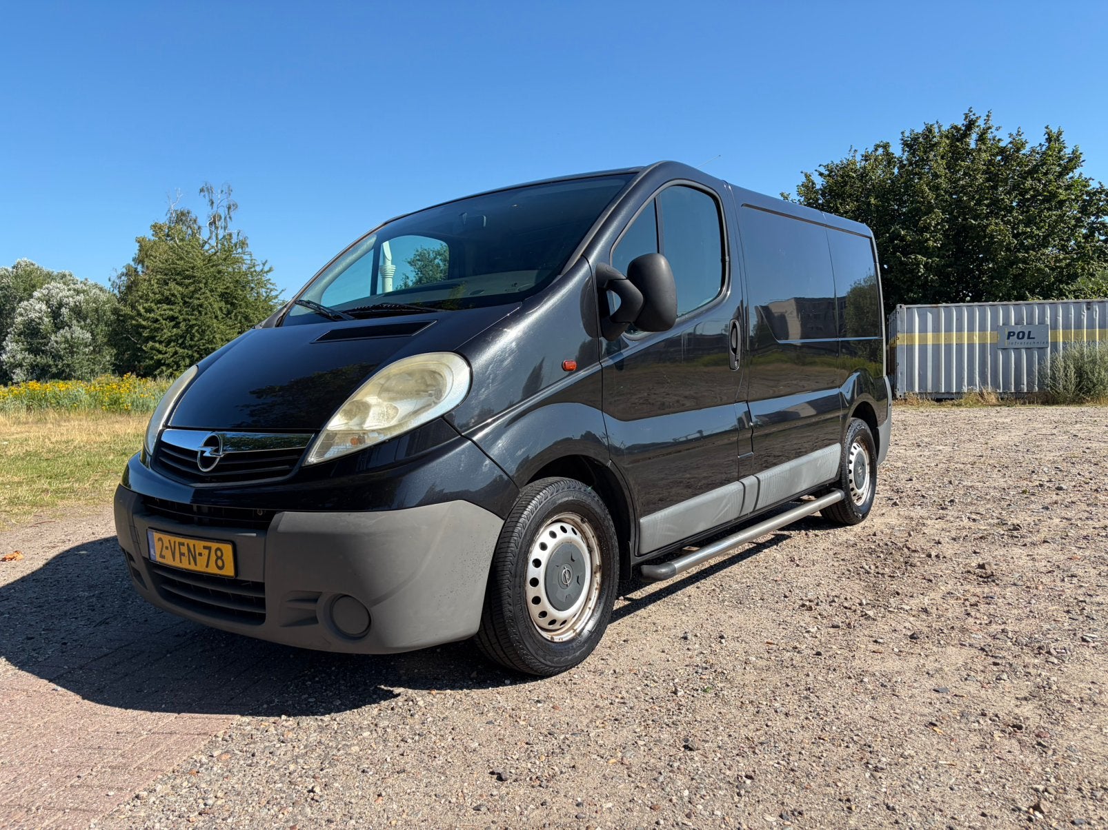 Opel Vivaro 2.5 Cdti 114pk 2.9T 2009 / Zwart / Trekhaak /, Auto's, Voorwielaandrijving, 4 cilinders, 2000 kg, Origineel Nederlands
