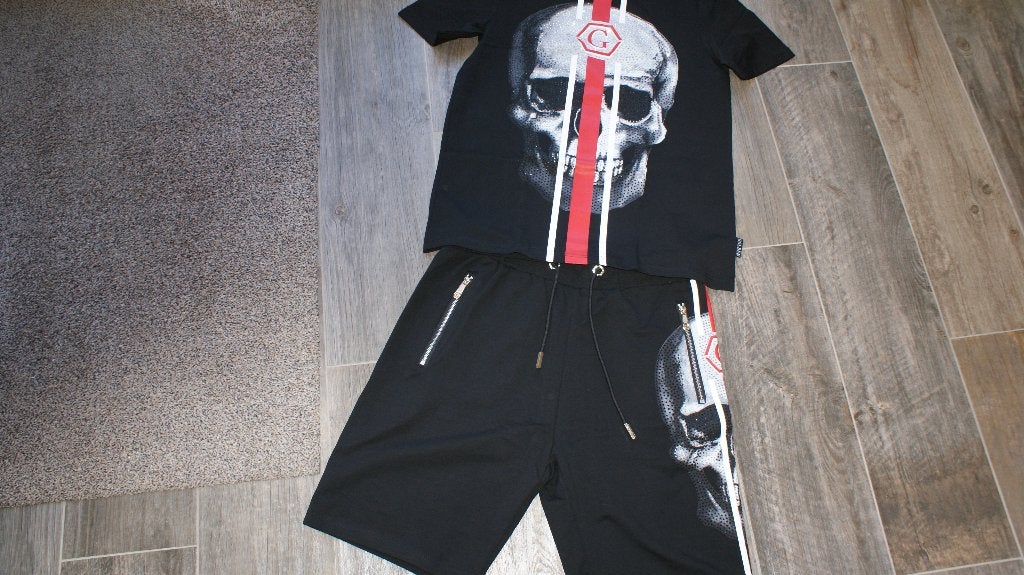 TE KOOP NIEUW ZWART SHIRT EN KORTE BROEK (DIT IS EEN SET), Ophalen, Zwart, GOLDEN GATE, Maat 56/58 (XL)