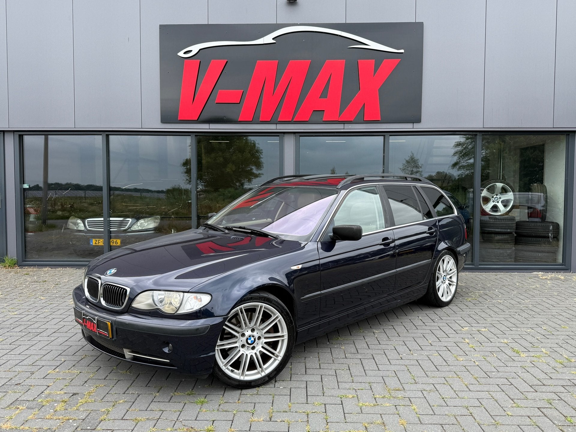 BMW 330i AUT H/Kardon Xenon Dak Stoelvw Leer Memory Trekhaak, Auto's, Automaat, Gebruikt, Beige, Blauw