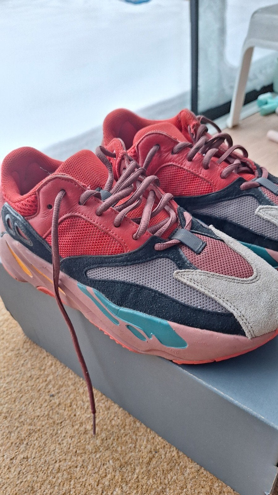 Yeezy 700, Kleding | Heren, Schoenen, Ophalen of Verzenden, Zo goed als nieuw, Zwart
