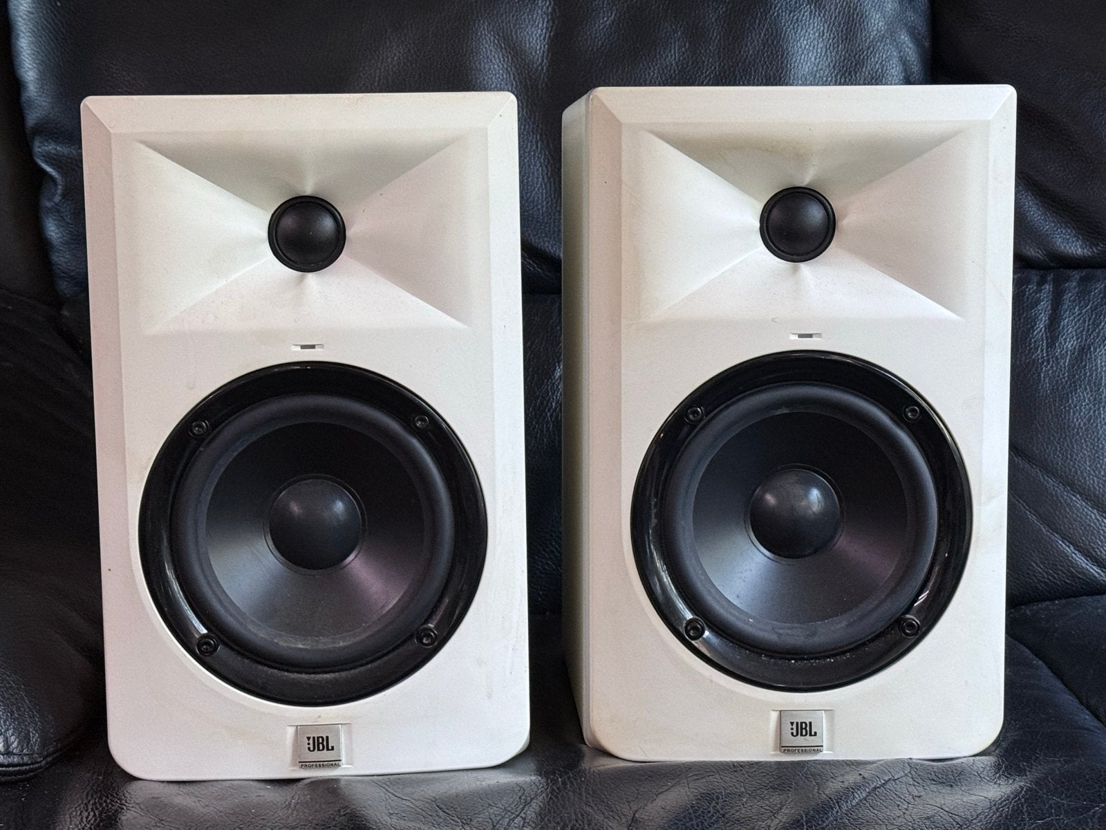 JBL LSR305 Studiomonitoren - Wit (Paar), Ophalen, Studiomonitor, Gebruikt, Inclusief kabels