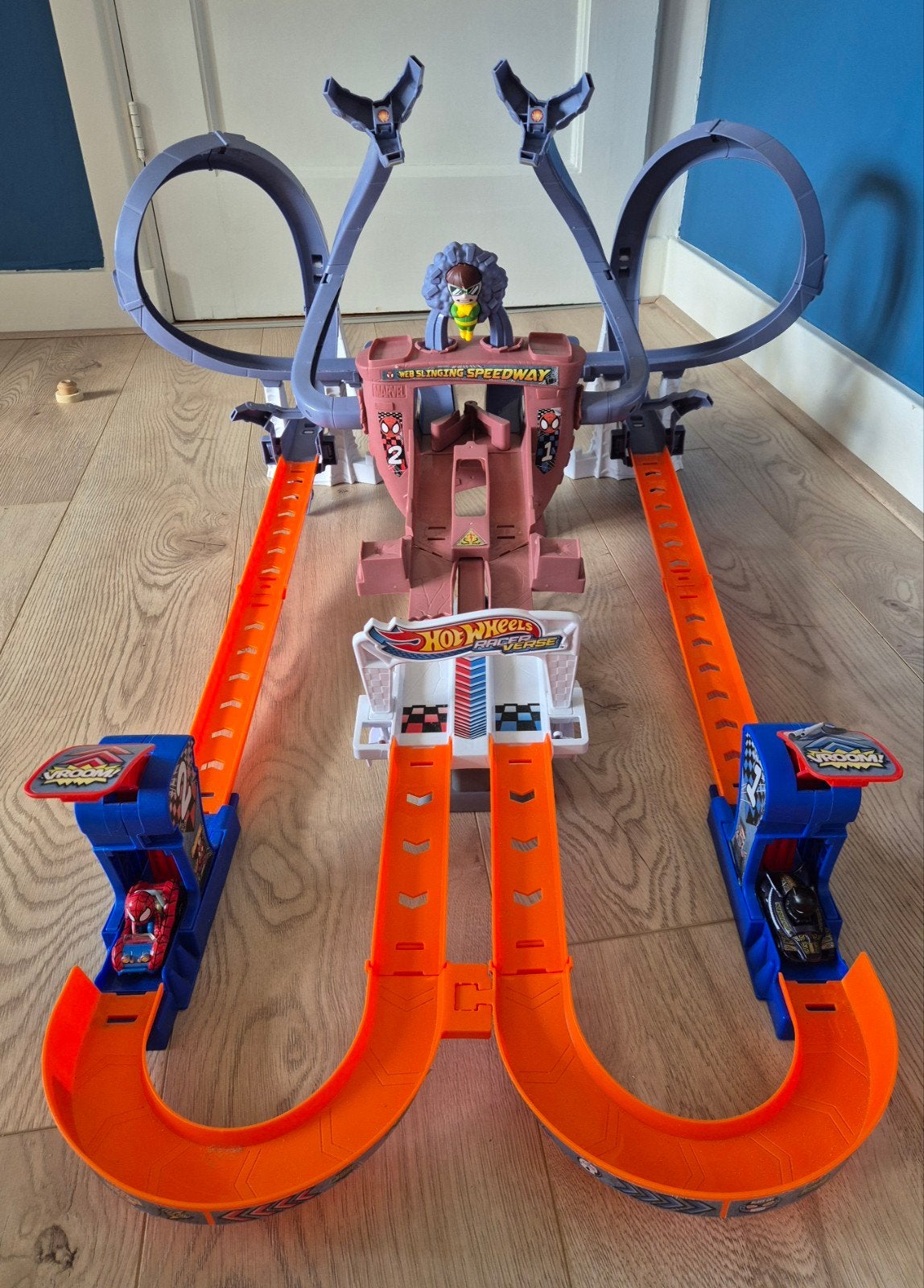 Hotwheels baan, spiderman vs Black panther, Ophalen, Zo goed als nieuw