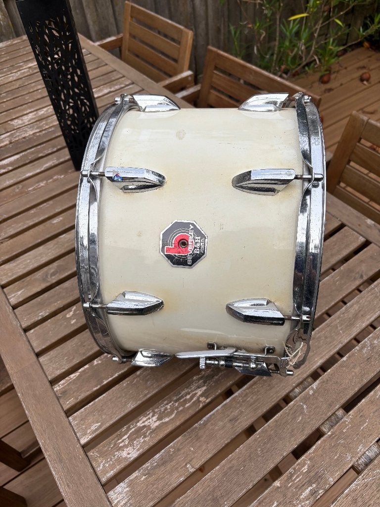 Remo en/of Beverley snaredrum (beide trommels zijn al weg)