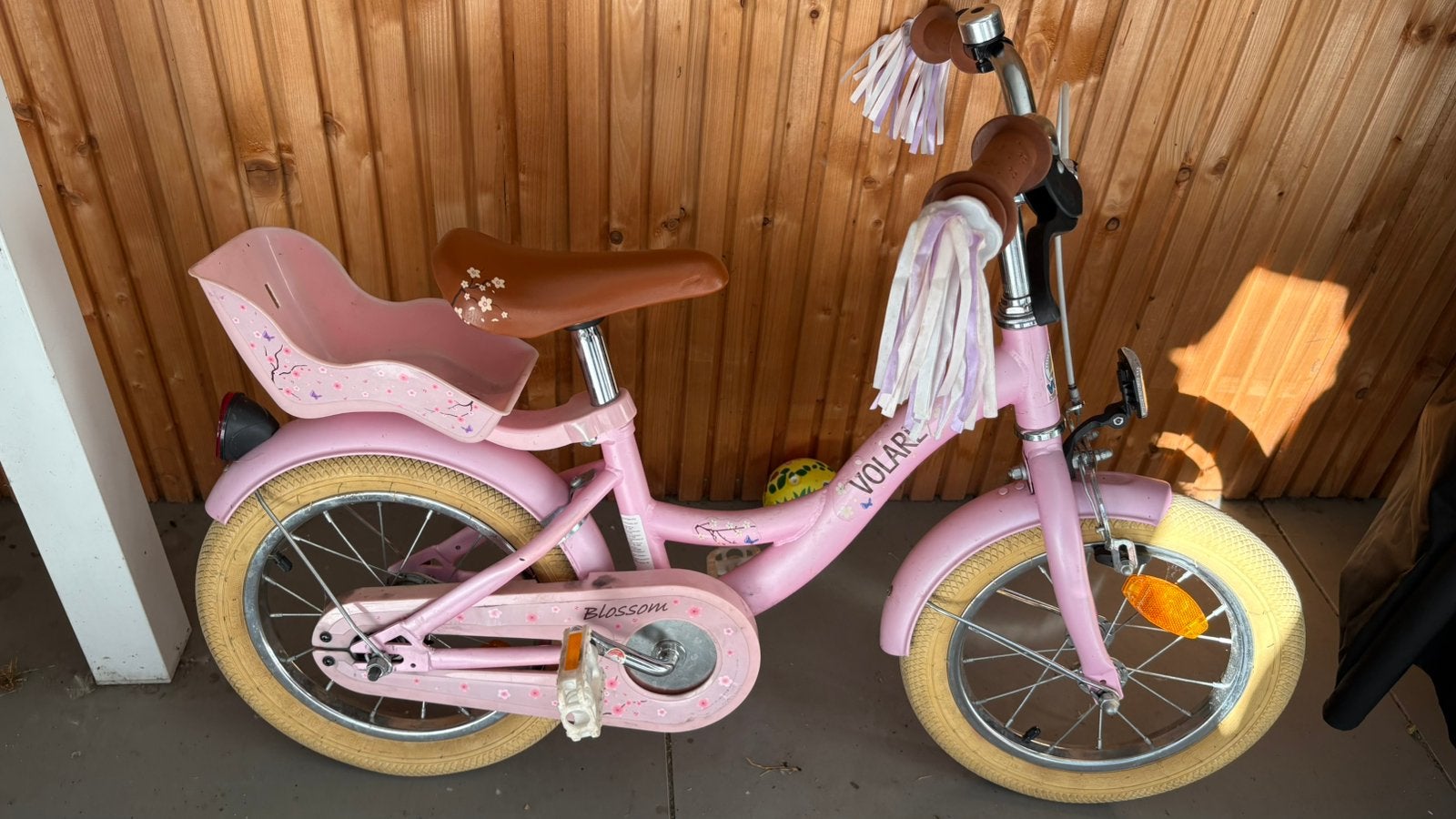 Volare blossom 14 inch, Fietsen en Brommers, Fietsen | Kinderfietsjes, Ophalen, Terugtraprem, Zijwieltjes, Gebruikt