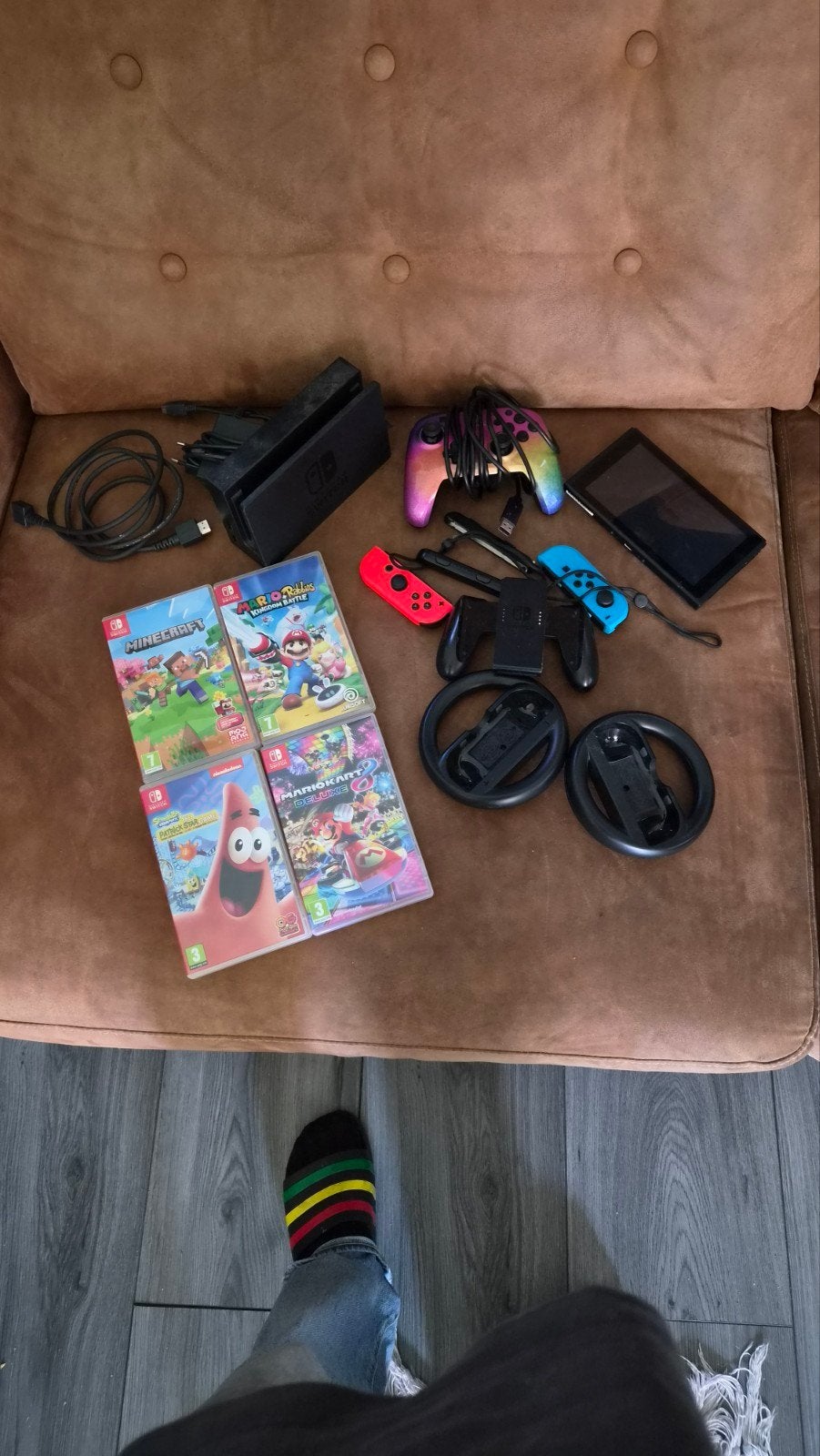 Nintendo Switch bundel met 4 games en extra controllers, Ophalen of Verzenden, Switch Original, Met 3 controllers of meer, Gebruikt