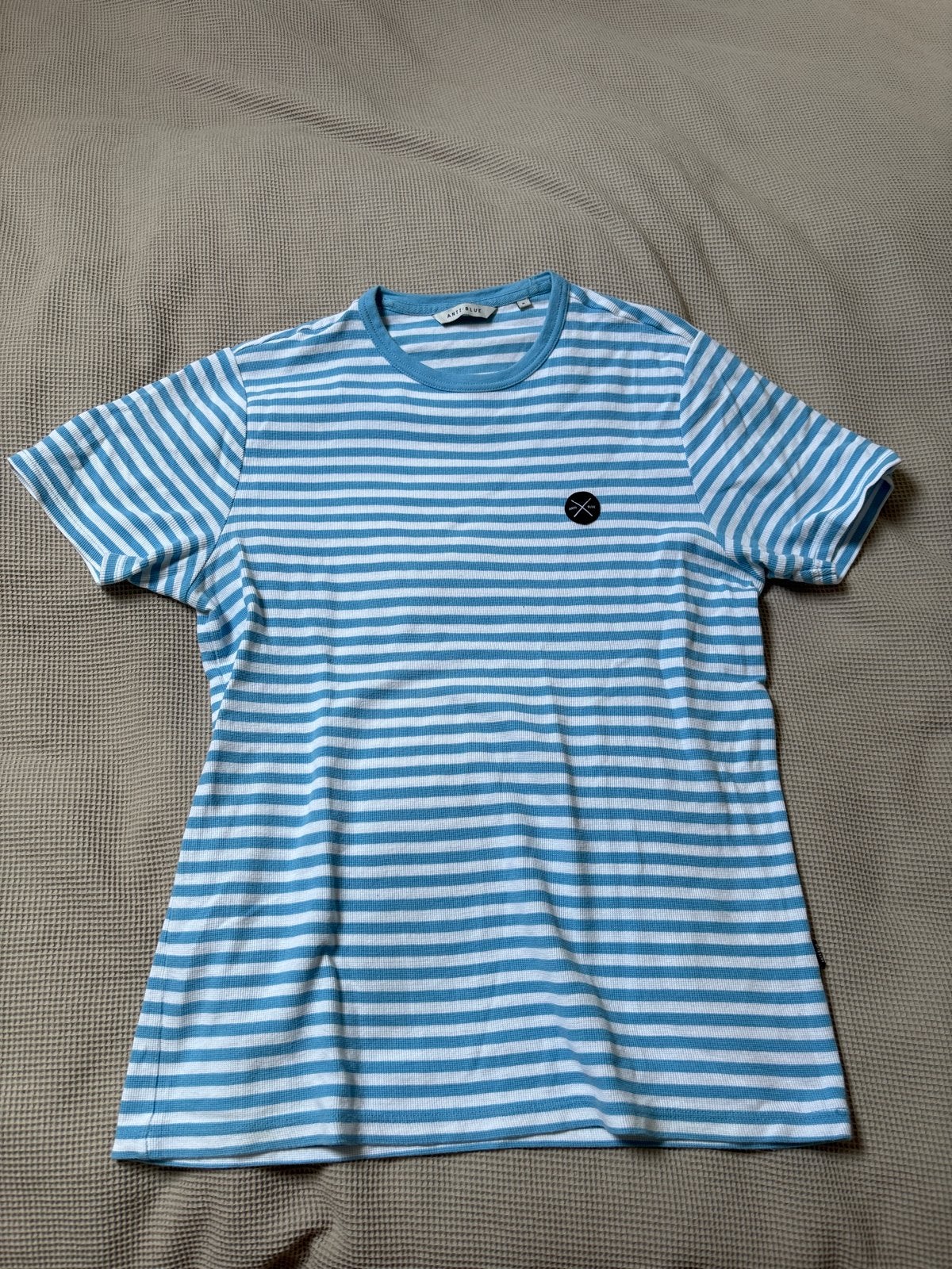 Anti Blue gestreept T-shirt - Maat M, Ophalen of Verzenden, Zo goed als nieuw, Maat 48/50 (M), Blauw